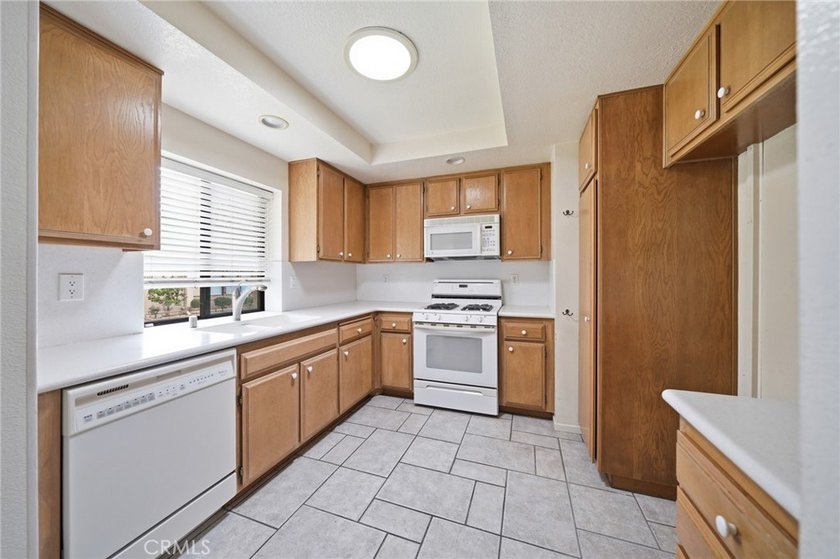 Well-maintained 3-bedroom, 2-bath home in the prestigious - photo 8