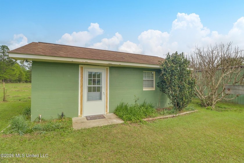BACK ON THE MARKET! Here is your chance to capture this charming - photo 5