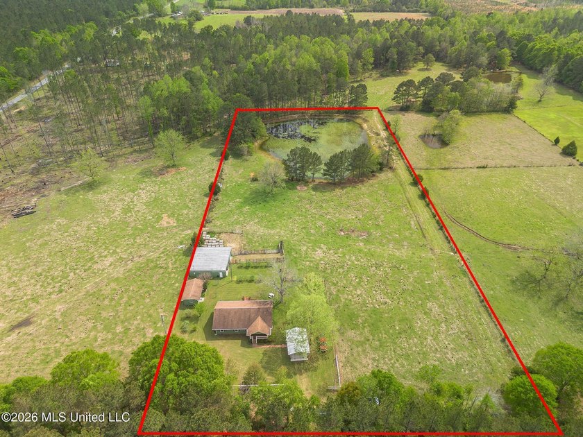 BACK ON THE MARKET! Here is your chance to capture this charming - photo 8