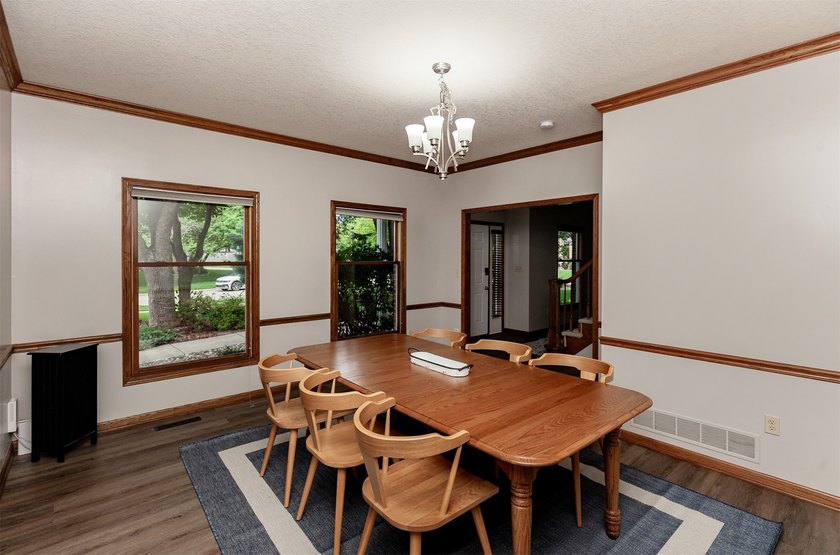 WOW...this is a MUST SEE! 5,200 finished sq. ft. of beautifully - photo 3