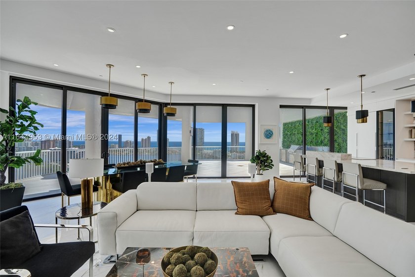 SPECTACULAR, FULLY REMODELED 2 STORY PENTHOUSE HOME OVERLOOKING - photo 6