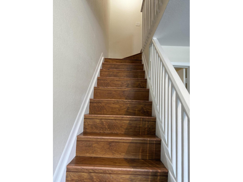 Great location and schools. 2 bedrooms &amp; 2.5 half bathroom - photo 21