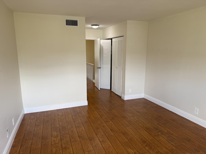 Great location and schools. 2 bedrooms &amp; 2.5 half bathroom - photo 27