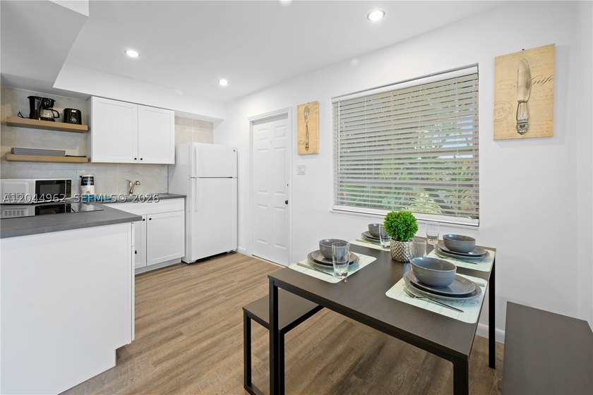 -LEGAL 5 UNITS: Turnkey Short-Term Rental Investment in Prime - photo 9