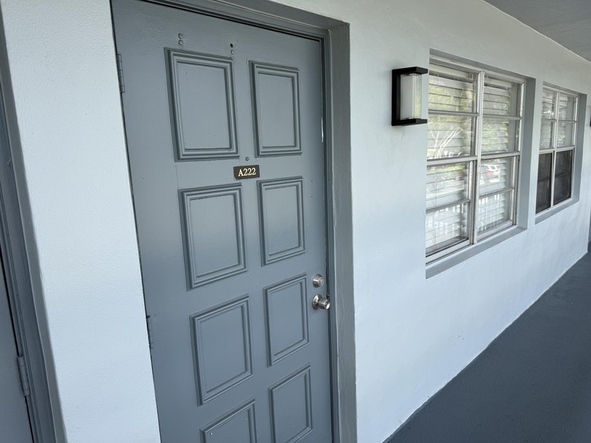 Great location and schools. 2 bedrooms &amp; 2.5 half bathroom - photo 35