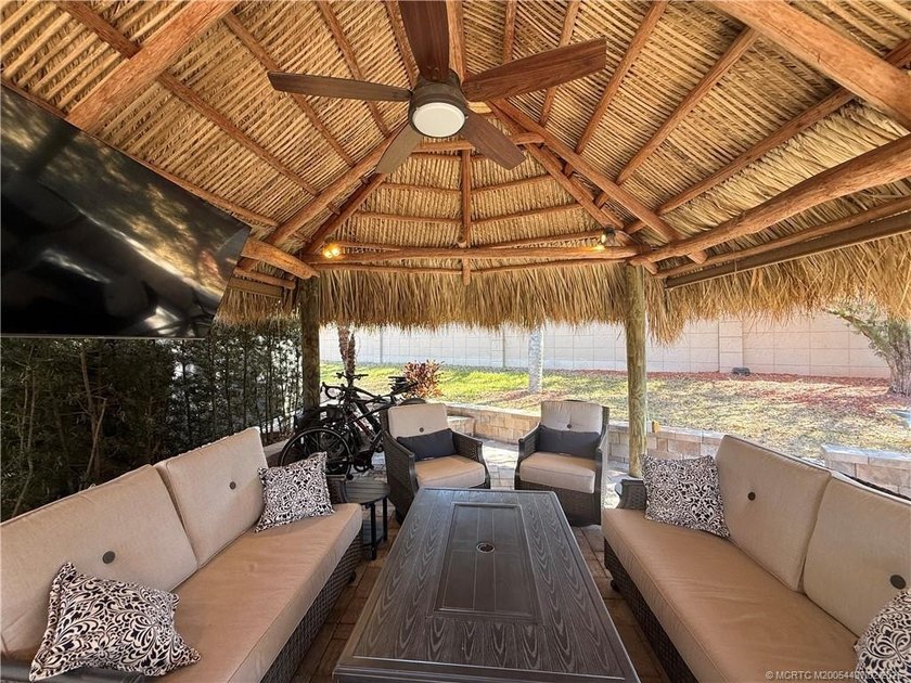 This expansive 2,868 sq. ft. lot offers a desirable layout that - photo 12