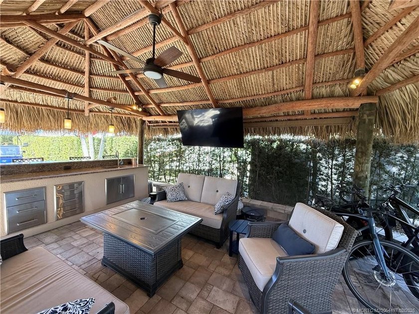 This expansive 2,868 sq. ft. lot offers a desirable layout that - photo 14