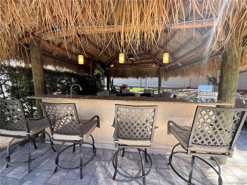 This expansive 2,868 sq. ft. lot offers a desirable layout that - photo 15