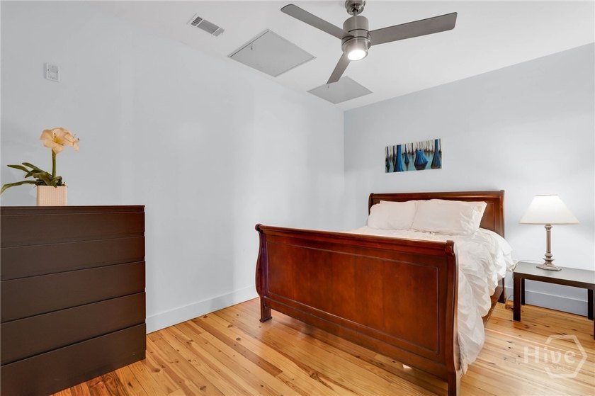 Experience sleek, stylish downtown living at 310 W Broughton - photo 8