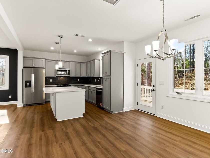 Price reduced for quick sale! Fabulous newly constructed home in - photo 9