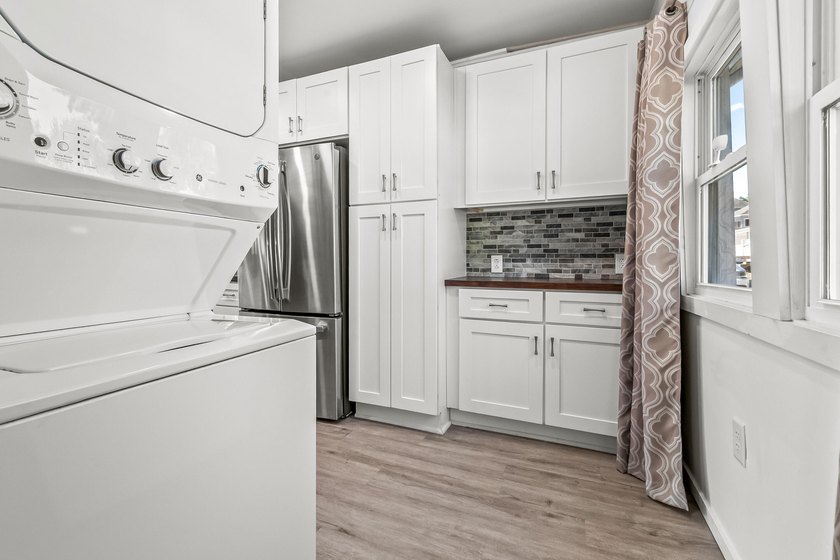 Welcome to this beautifully renovated waterfront cottage on - photo 12