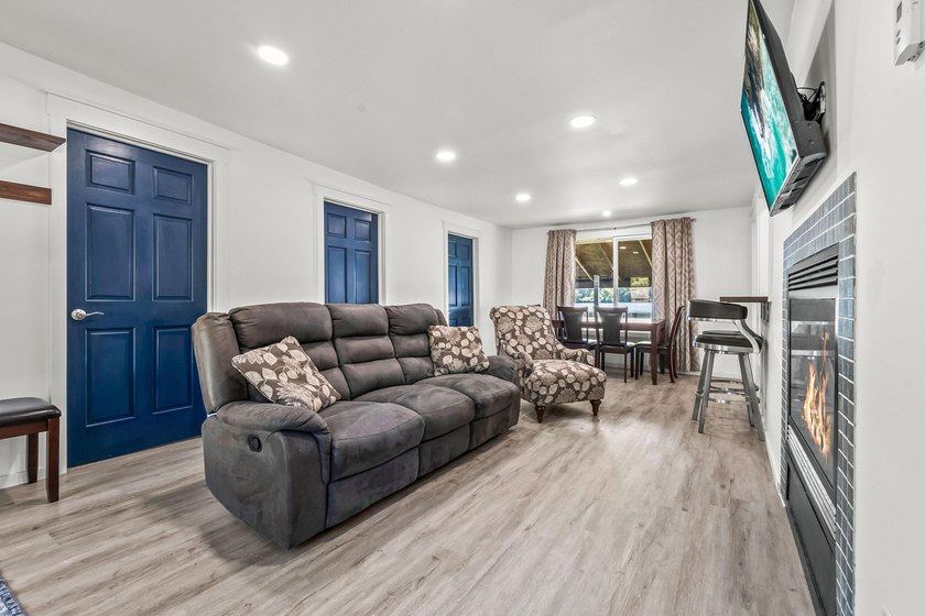 Welcome to this beautifully renovated waterfront cottage on - photo 13