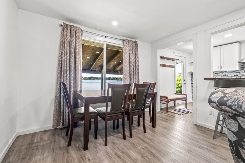 Welcome to this beautifully renovated waterfront cottage on - photo 17