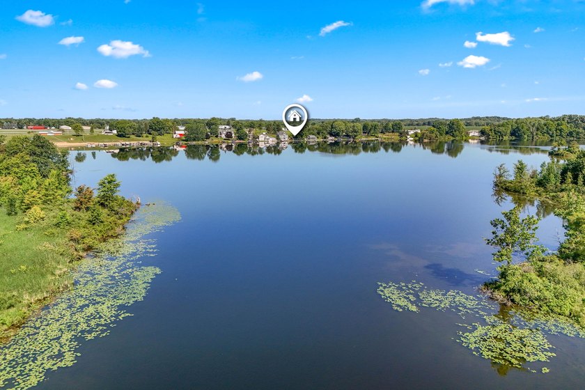 Welcome to this beautifully renovated waterfront cottage on - photo 28