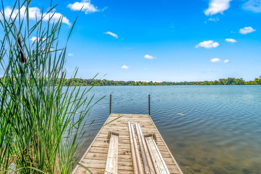 Welcome to this beautifully renovated waterfront cottage on - photo 40