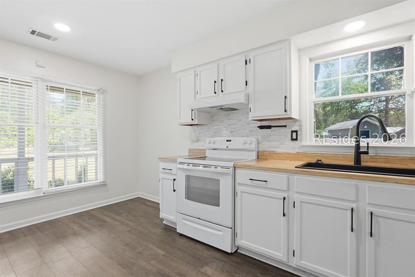 Conveniently located just minutes from Downtown Beaufort, all - photo 15