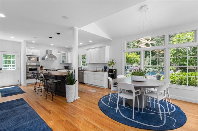 19 Cassandra Lane is a beautiful combination of some classic - photo 18