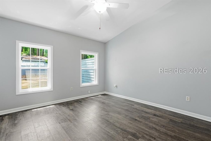 Conveniently located just minutes from Downtown Beaufort, all - photo 20