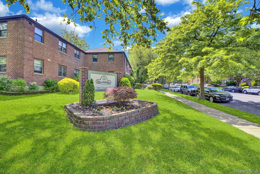 Welcome to this beautifully maintained lower unit, move-in-ready - photo 21