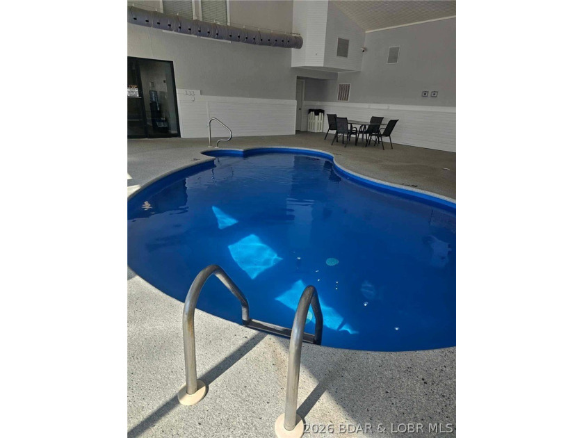 Step into easy lake living with a completely turn-key 2 bed, 2 - photo 28