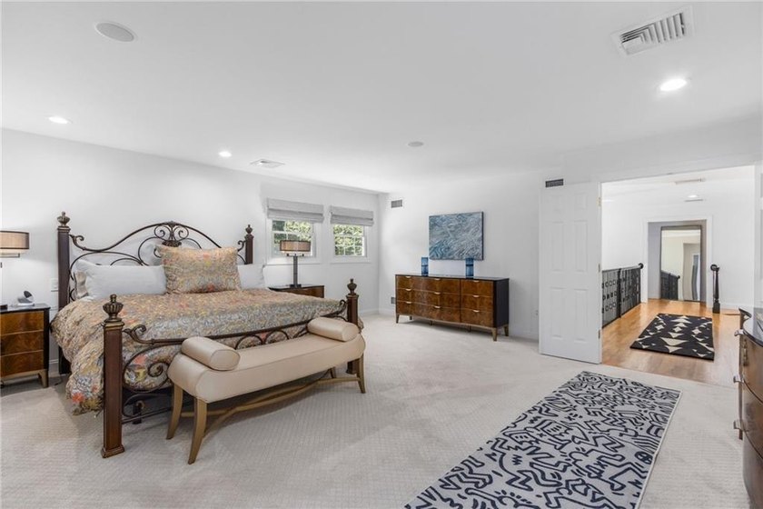 19 Cassandra Lane is a beautiful combination of some classic - photo 34