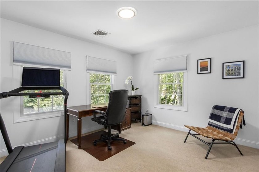 19 Cassandra Lane is a beautiful combination of some classic - photo 42