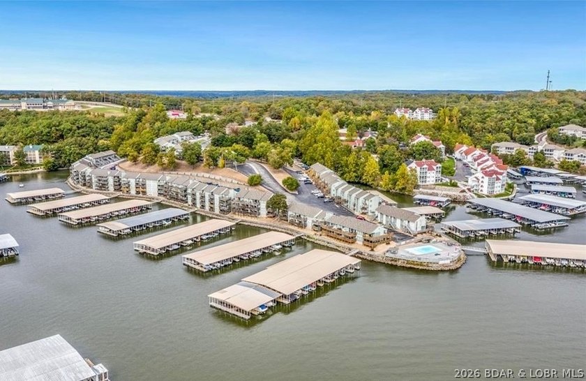 Step into easy lake living with a completely turn-key 2 bed, 2 - photo 44