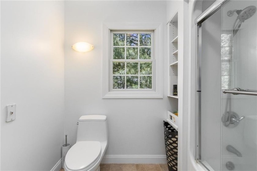 19 Cassandra Lane is a beautiful combination of some classic - photo 44