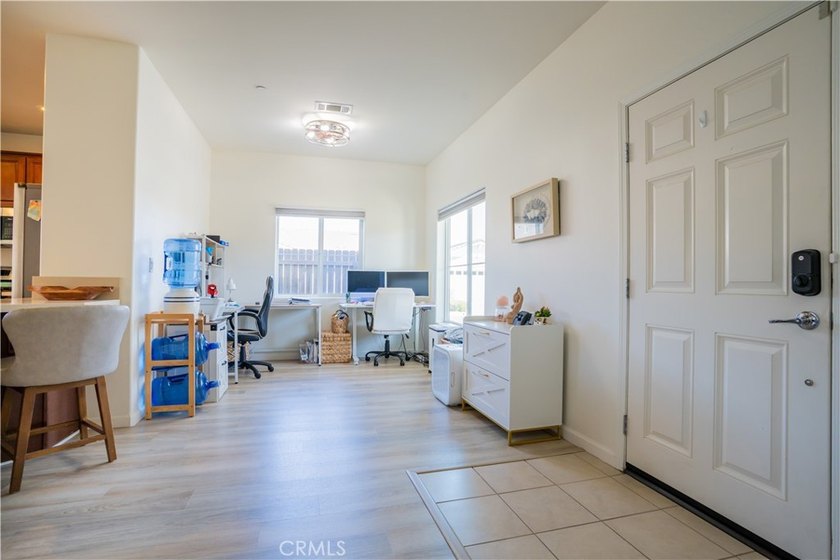 Welcome to 1317 W Shelton Way, a beautiful two-story home - photo 5
