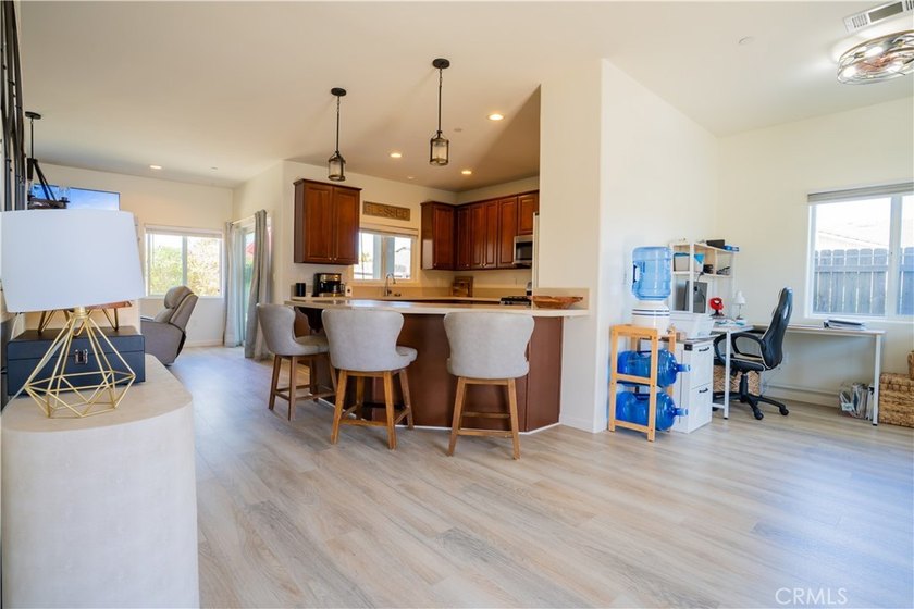 Welcome to 1317 W Shelton Way, a beautiful two-story home - photo 7