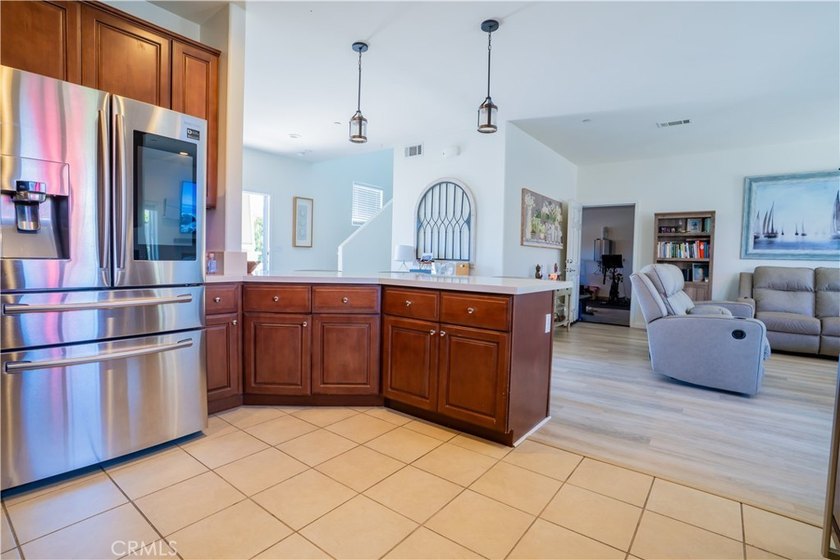 Welcome to 1317 W Shelton Way, a beautiful two-story home - photo 9
