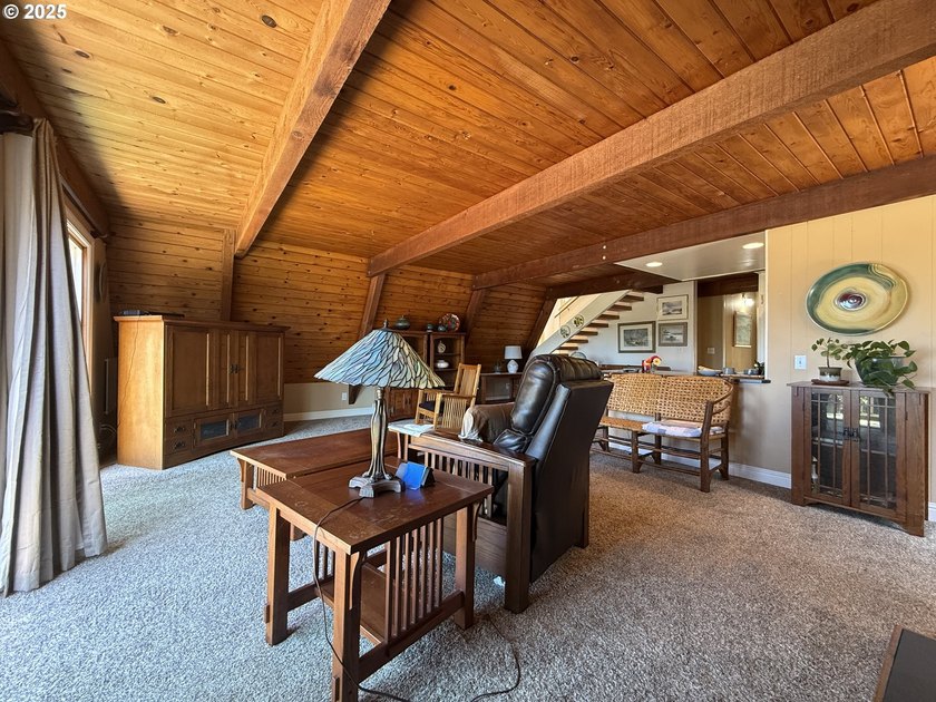 Welcome to this private oasis surrounded by magnificent trees - photo 16