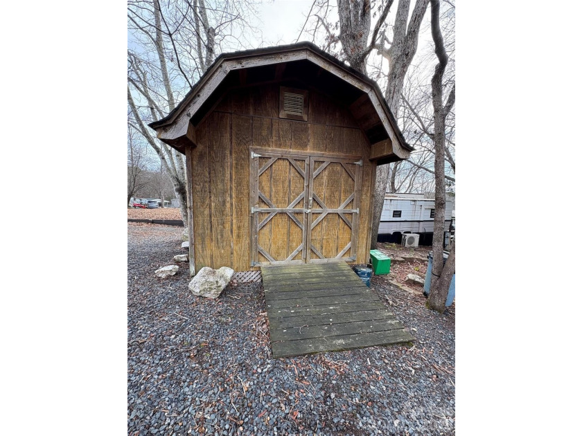 Back on the market and ready for summer at Badin Lake! Whether - photo 17