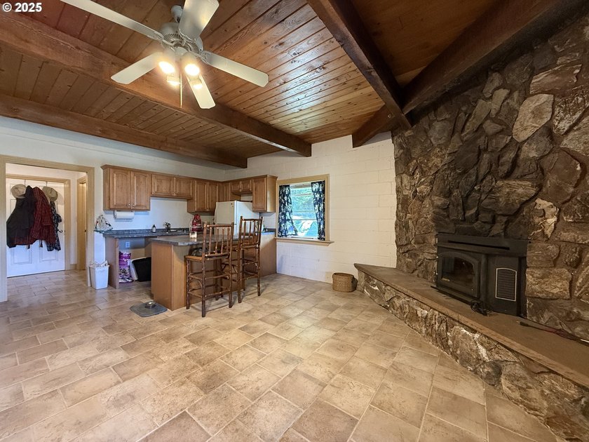 Welcome to this private oasis surrounded by magnificent trees - photo 25