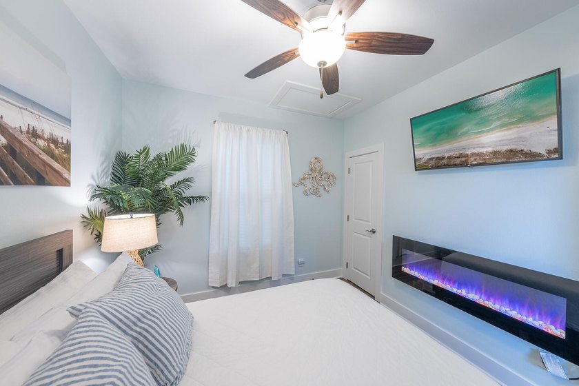Huge Price Drop! Seller motivated! Bring Offer! Experience the - photo 33