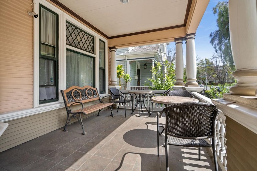 THIS PROPERTY IS TRULY A CASH MAKING MACHINE! It's a truly rare - photo 5