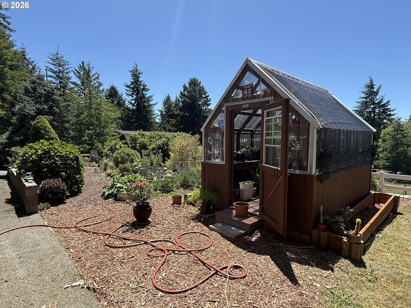 Welcome to this private oasis surrounded by magnificent trees - photo 47