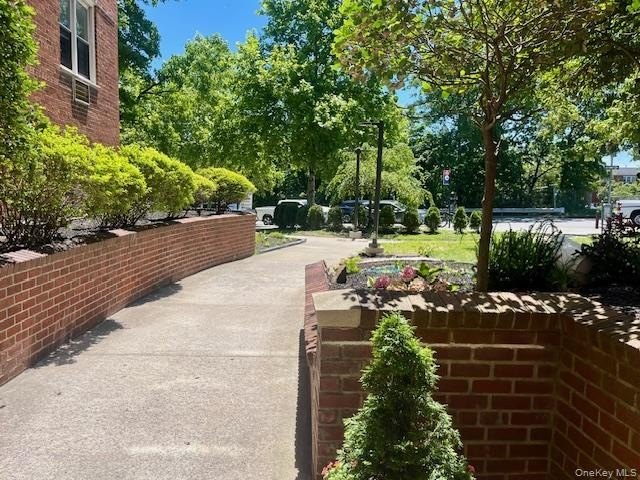 Well maintained large 2 bedroom with Terrace. This elevator - photo 24