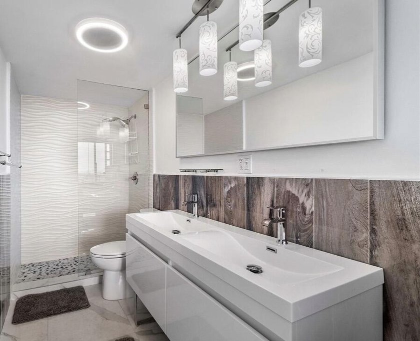 Rare corner residence in the heart of Downtown Hollywood - photo 4