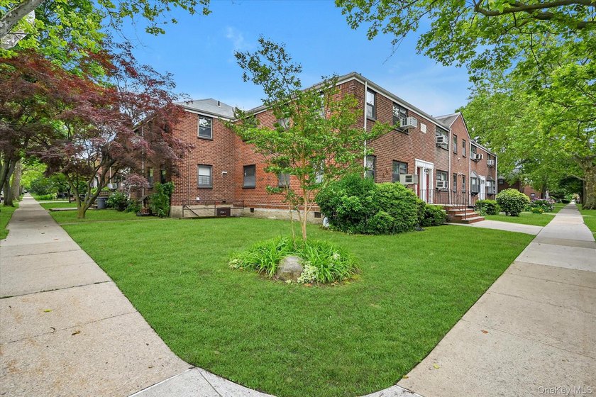 Corner Lower One Bedroom in Conveniently Located Clearview - photo 13