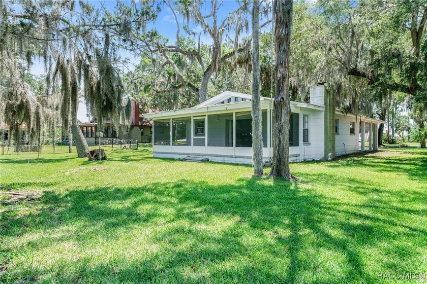 UNLEASH YOUR WATERFRONT VISION!! A Rare Opportunity Near the - photo 4