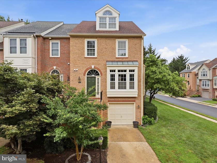 Discover exceptional living in Fairfax's Penderbrook community - photo 36