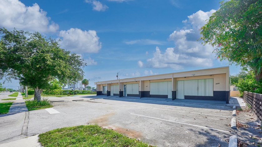 Excellent value-add investment opportunity in Riviera Beach! - photo 3