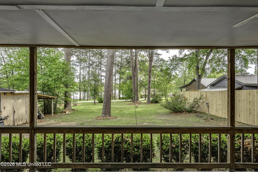 NEW PRICE!!! Welcome to this adorable home in Florence MS with a - photo 3