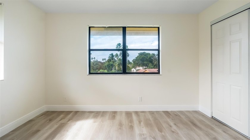 Top-Floor Corner Unit | All Ages | Rent Right Away! Experience - photo 20