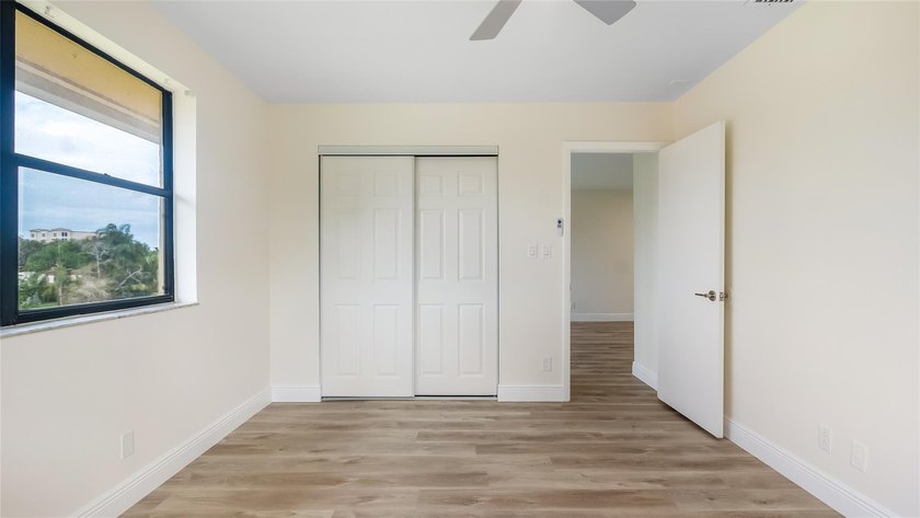Top-Floor Corner Unit | All Ages | Rent Right Away! Experience - photo 21