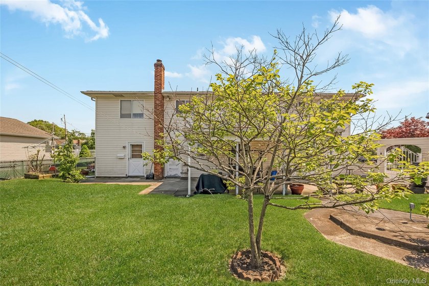 Welcome to this spacious and beautifully maintained 5-bedroom - photo 23