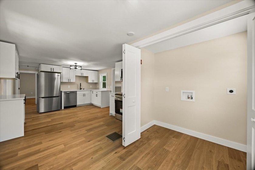 Fully renovated and move-in ready, this charming 2-bedroom home - photo 6
