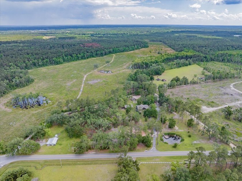 OPEN HOUSE MAY 17th 1-3 pm! A stunning country estate sited on 7 - photo 4