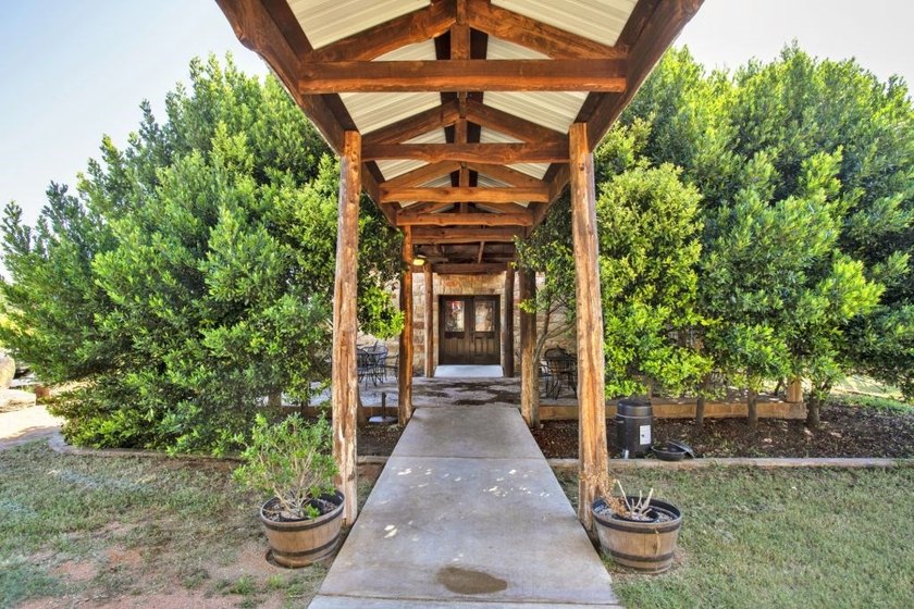 In the heart of the Texas Hill Country Wine Trail, this - photo 17